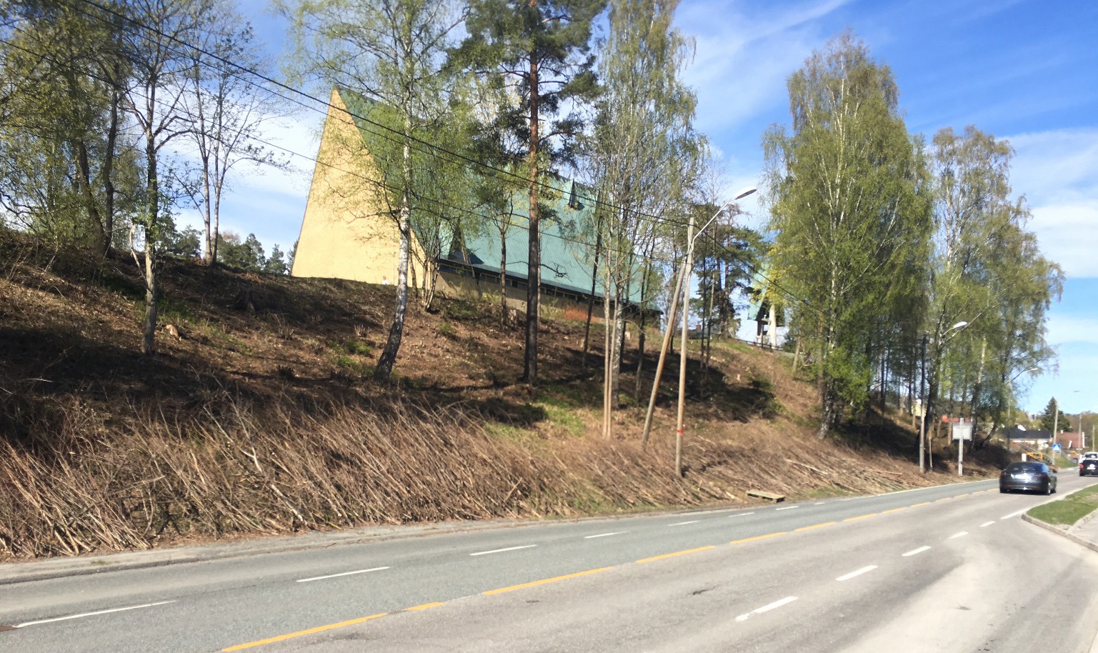 Rydding av skråningen ved Jar Kirke/Storengveien