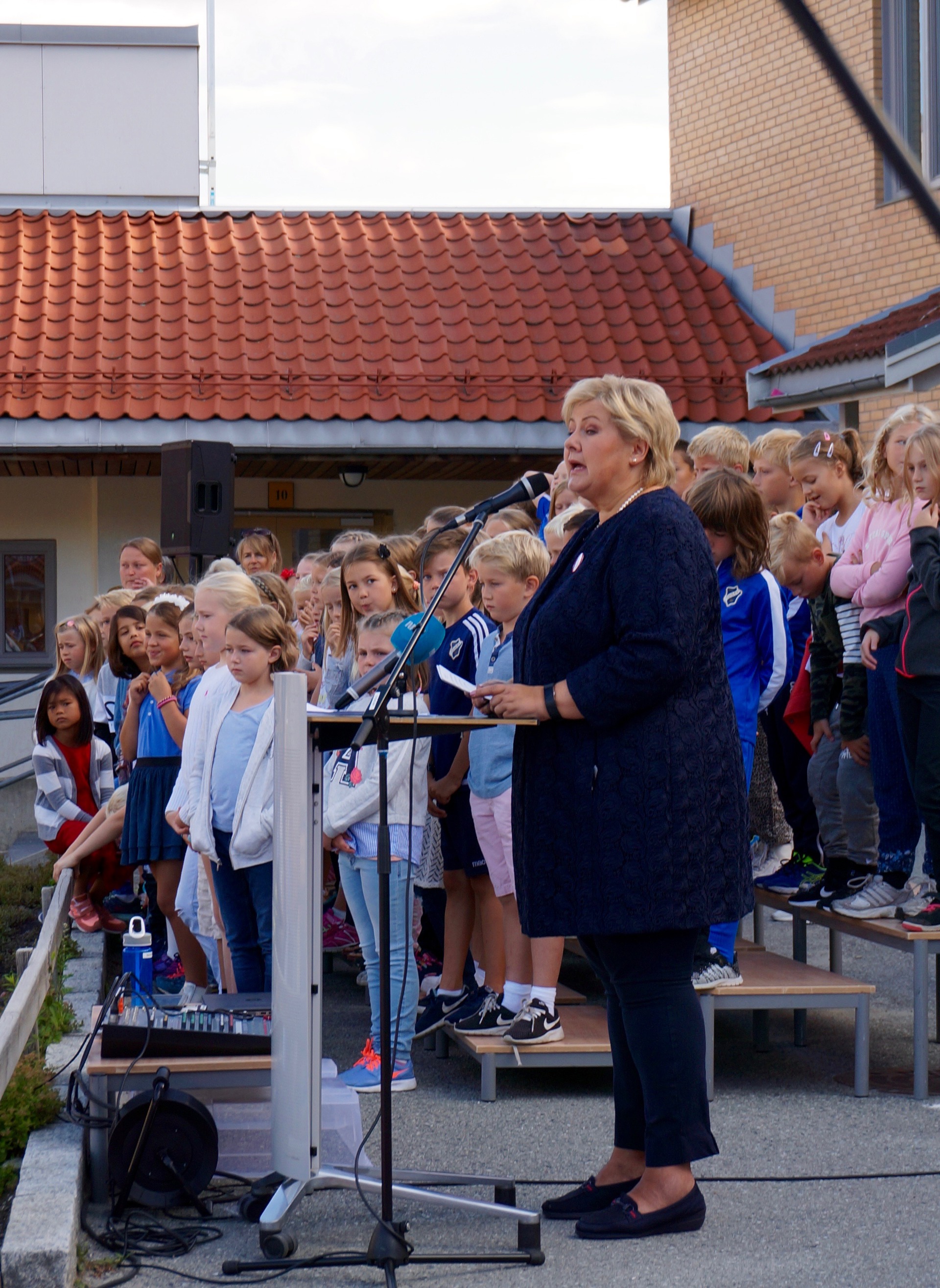 Statsministeren på besøk på Jar skole